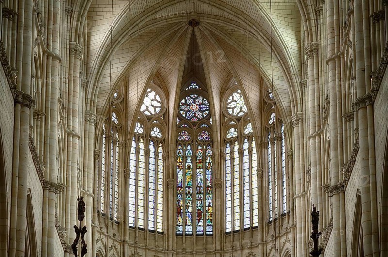 Interior view, stained glass window, choir, Cathédrale Notre-Dame d'Amiens, Amiens, Somme, France