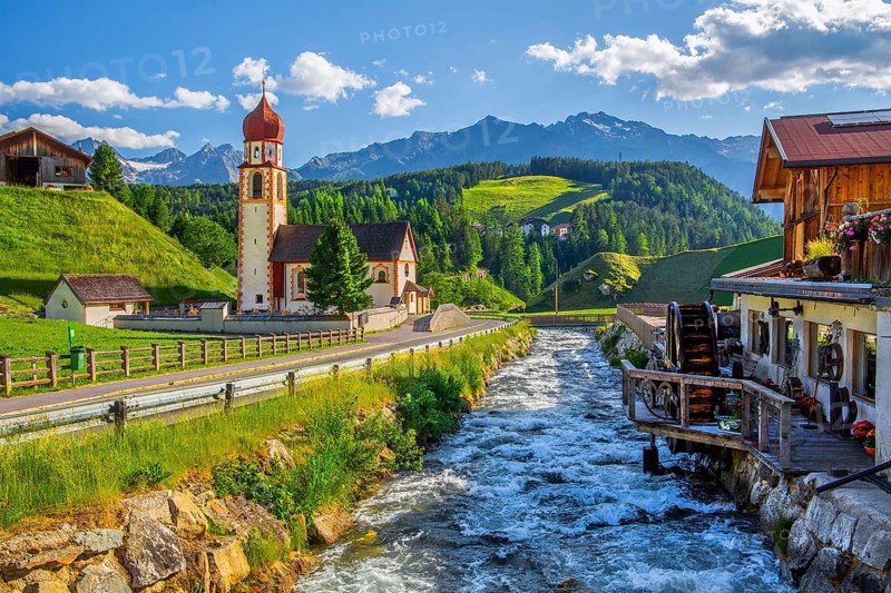 Chaplaincy church and old forge with water wheel on the Horlachbach, Niederthai in the Horlach Valley, side valley of the Ötztal, Stubai Alps, Tyrol, Austria