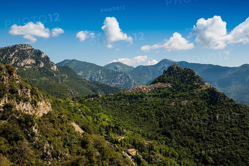 Picturesque mountain village overlooking the sea, Sainte-Agnès, near Menton, Cote d'Azur, Alpes-Maritimes, Provence-Alpes-Cote-d'Azur, South of France, France