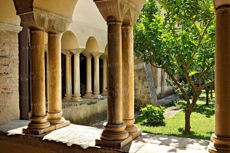Romanesque columns, double columns in the cloister, Gothic basilica of the Cistercian Abbey of Fossanova, Cistercian-Burgundian architectural style, Priverno, Province of Latina, Lazio, Italy