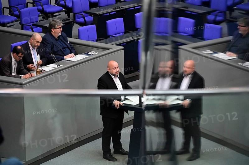Dr Jonas Geißler (CDU/CSU) speaks on the Gaza war item on the agenda of the eleventh session of the Bundestag