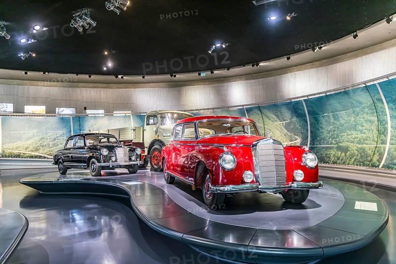 Mercedes-Benz 300 from 1952: The Mercedes-Benz Museum in Stuttgart presents a journey through the automotive history of the global corporation. The history of the Mercedes star begins with the first automobile in 1886. 160 vehicles are on display. Stuttgart, Baden-Württemberg, Germany