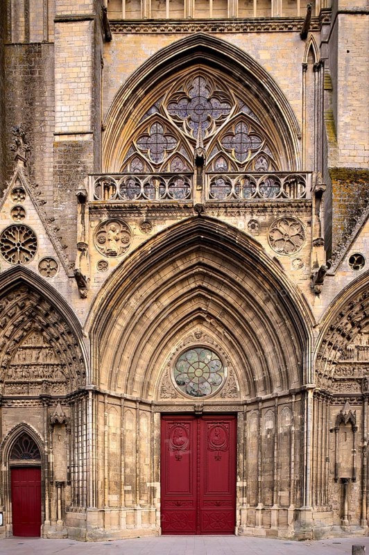 Main portal, west façade, Cathédrale Notre-Dame de Bayeux, Bayeux, Normandy, Calvados, France