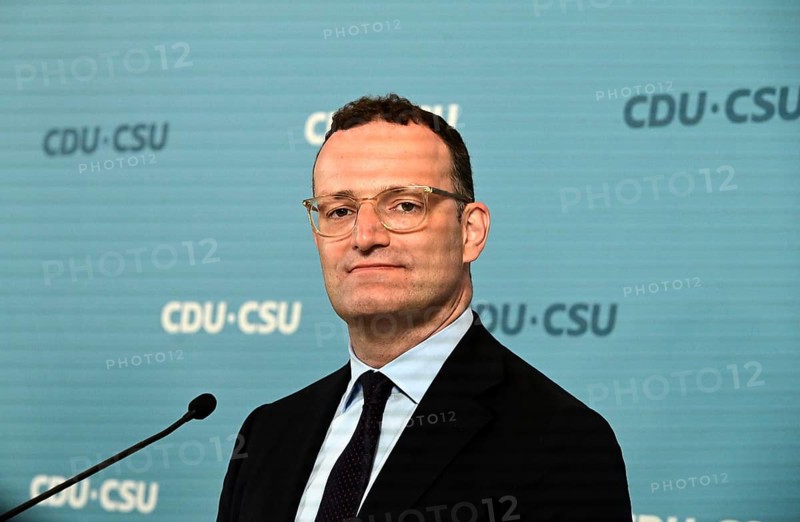 The Chairman of the CDU/CSU parliamentary group, Jens Spahn (CDU), and his deputy Alexander Hoffmann (CSU) at the weekly press statement in front of the parliamentary group meeting room in the Reichstag. This time it was about the expert opinion on the purchase of masks, among other things
