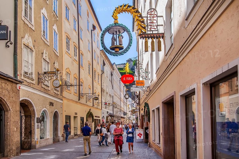 Getreidegasse in the historic city centre, Salzburg, Salzachtal, Land Salzburg, Austria