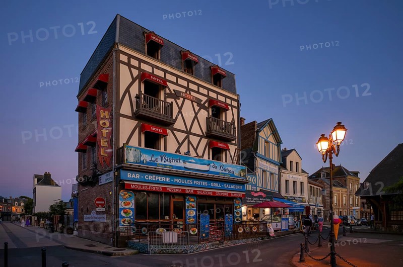 Hotel Restaurant Le Bistrot Du Bateau blue hour, evening, dusk, Étretat, Normandy, Seine-Maritime, France