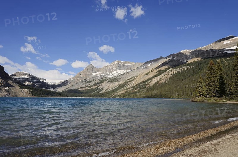 Bow Lake and Bow Glacier, Icefields Parkway, Banff National Park, Alberta, Canada