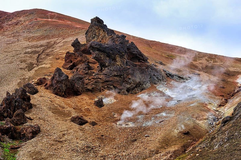Fumarole in volcanic landscape, Landmannalaugar, remote hiking area in Fjallabak nature reserve, Laugavegur hiking trail, Suðurland, Sudurland, Icelandic highlands, Iceland