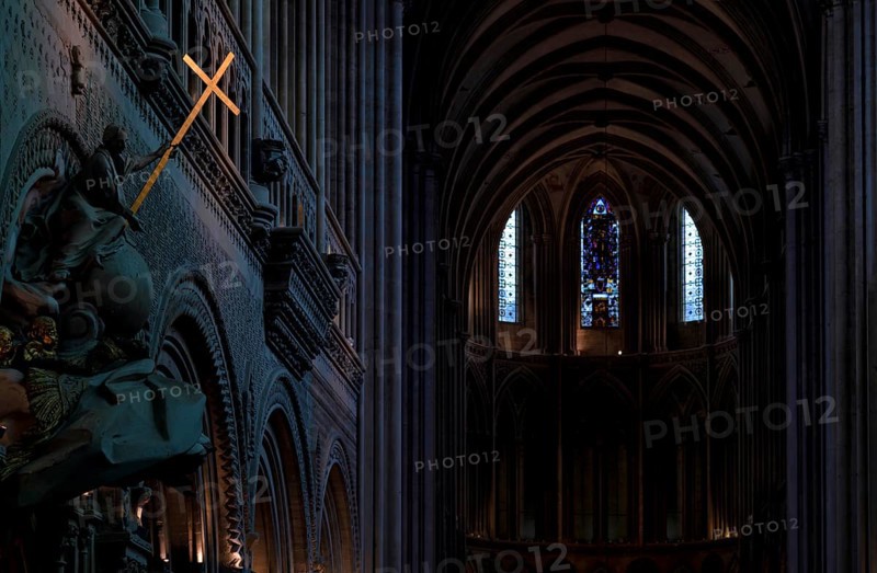 Interior view, angel on pulpit, holding a shining golden sword, Cathédrale Notre-Dame de Bayeux, Bayeux, Calvados, France