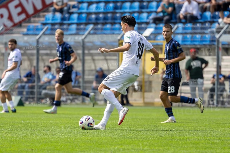 Football 3rd division, 2025/26 season, matchday 1: Waldhof Mannheim v SC Verl***On the ball: Timur Gayret (30, Verl)