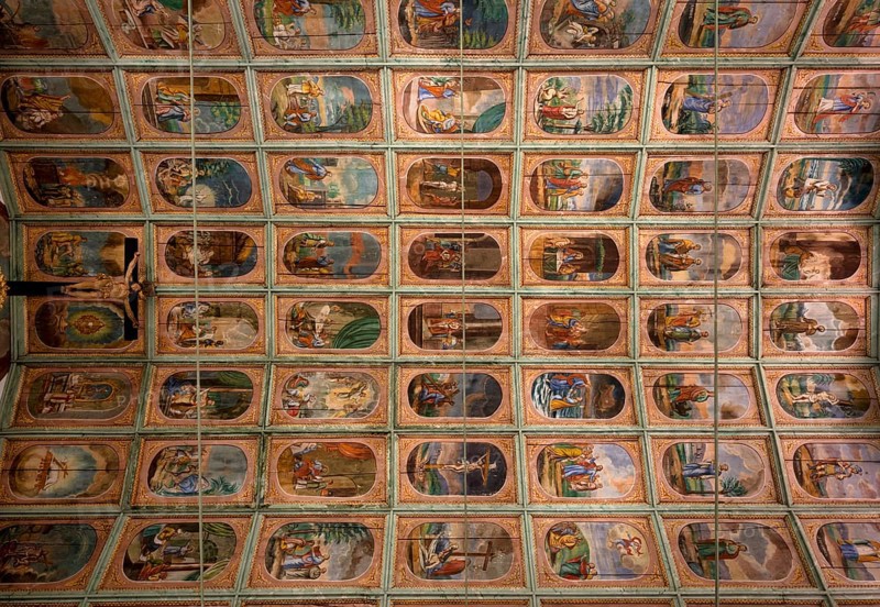 Interior view, church ceiling, wooden ceiling with New Testament scenes, apostles and the secondary patrons, Chapel of the Holy Blood, Willisau, Canton Lucerne, Switzerland