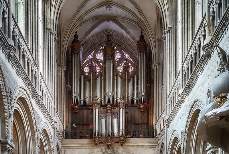 Interior view, west gallery, organ, Cathédrale Notre-Dame de Bayeux, Bayeux, Calvados, France