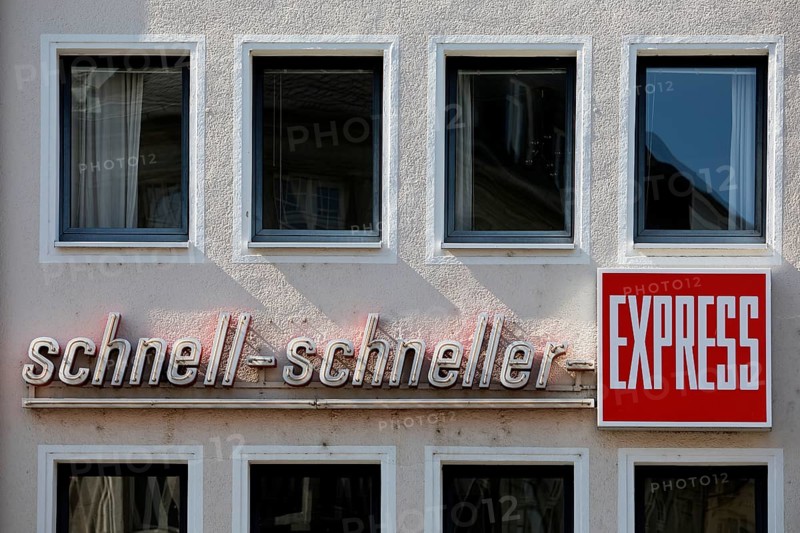 Writing on a wall of a house fast fast express, German newspaper, regional tabloid, Bonn, North Rhine-Westphalia, Germany