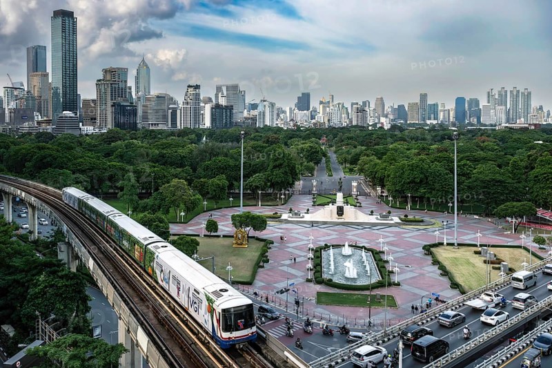Skyline Lumpini Park and BTS Skytrain, Bangkok, Thailand