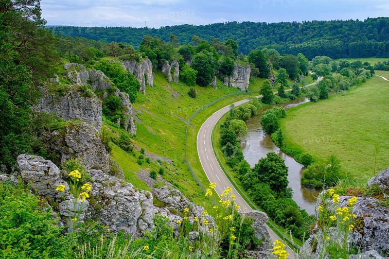 Altmühl, Altmühltal Panorama Trail, Twelve Apostles rock formation, near Solnhofen, Altmühltal, Middle Franconia, Franconia, Bavaria, Germany