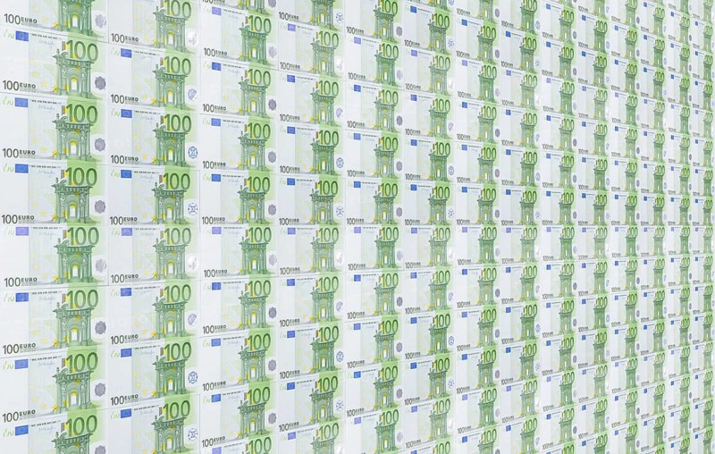 100 euro banknotes, 100 euros