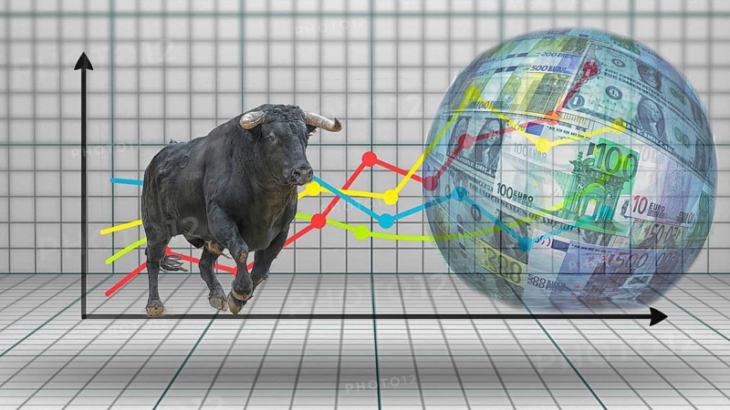 Symbol photo, bull as a sign of upswing, financial economy, stock markets, rise, banks, money flows, money growth, euro policy, inflation, stagnation, international capital market, currency, ECB, euro, euro upswing, interest rates, company start-ups, unicorns, European Community, global economy, Germany