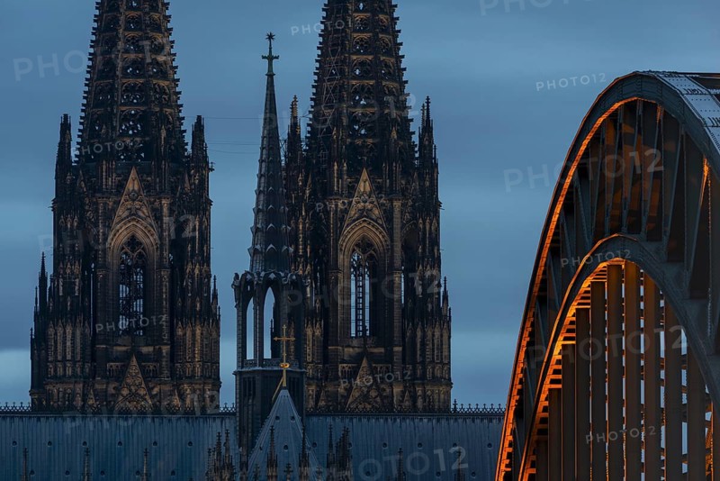 Cologne Cathedral and the Hohenzollern Bridge illuminated with LED lights, Cologne, North Rhine-Westphalia, Germany
