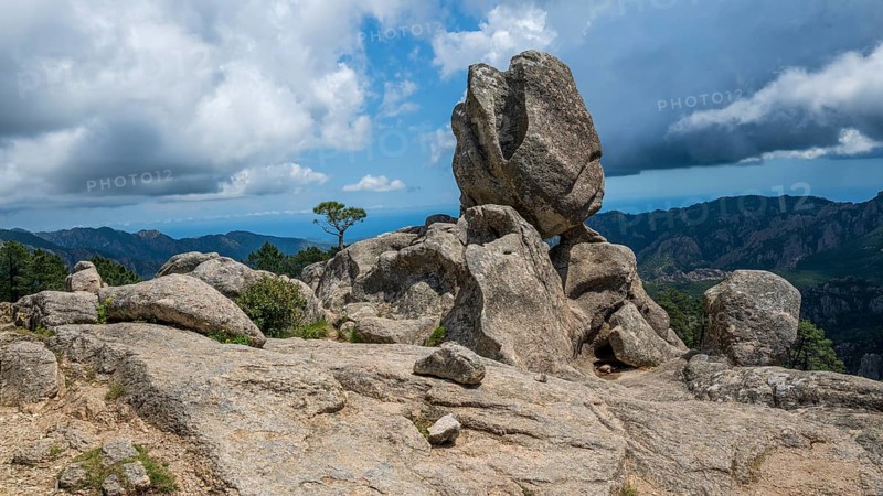 Hiking trail to the Cascade de Piscia di Gallo waterfall, Piscia di Ghjaddu, Alta Rocca, Corsica, France
