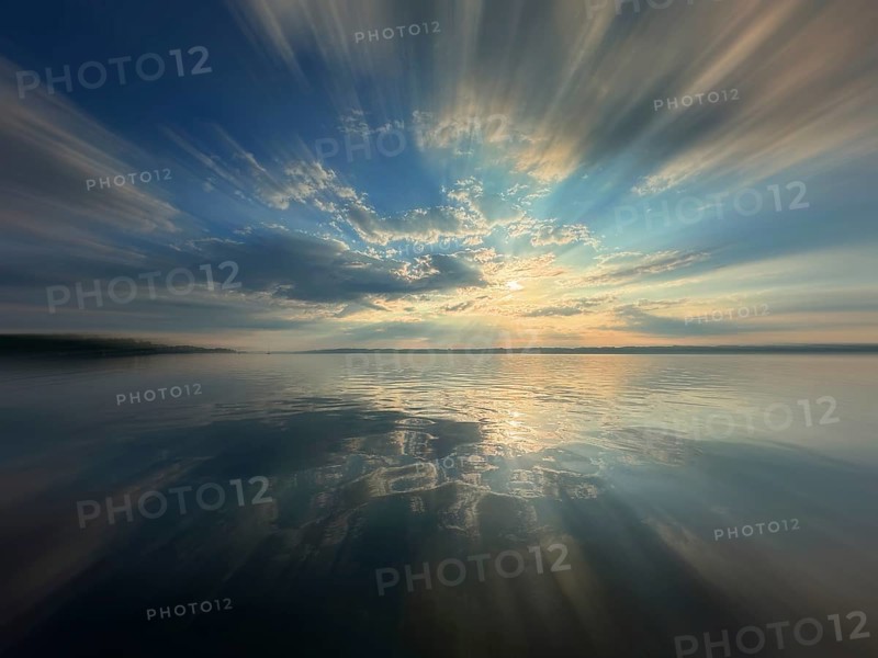 Evening mood, Lake Starnberg, zoom effect, Bavaria, Germany