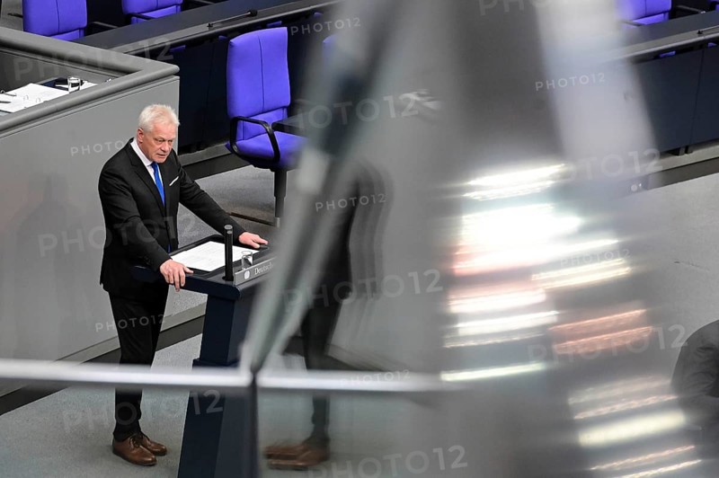 Federal Minister Alois Rainer (CDU/CSU) addresses the eleventh session of the Bundestag on the agenda item Mandatory animal labelling