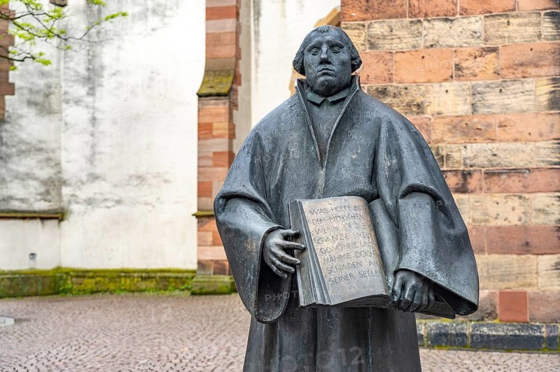 Martin Luther memorial on the Stiftsplatz in Landau in der Pfalz, Rhineland-Palatinate, Germany