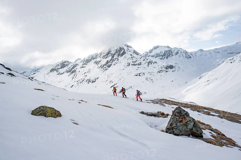 Ski tourers on the ascent, Graubünden Haute Route, Albula Alps, Rhaetian Alps, Graubünden, Switzerland