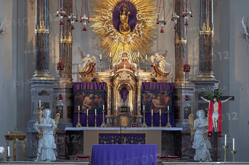 Lenten cloths of two stations of Christ at the main altar during Lent, Wilten Basilica, Rococo 1751 to 1756, Pastorstr. 2, Innsbruck, Austria