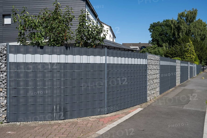 Double wire mesh fence with privacy strips Gabion elements, Kamen, Ruhr area, North Rhine-Westphalia, Germany