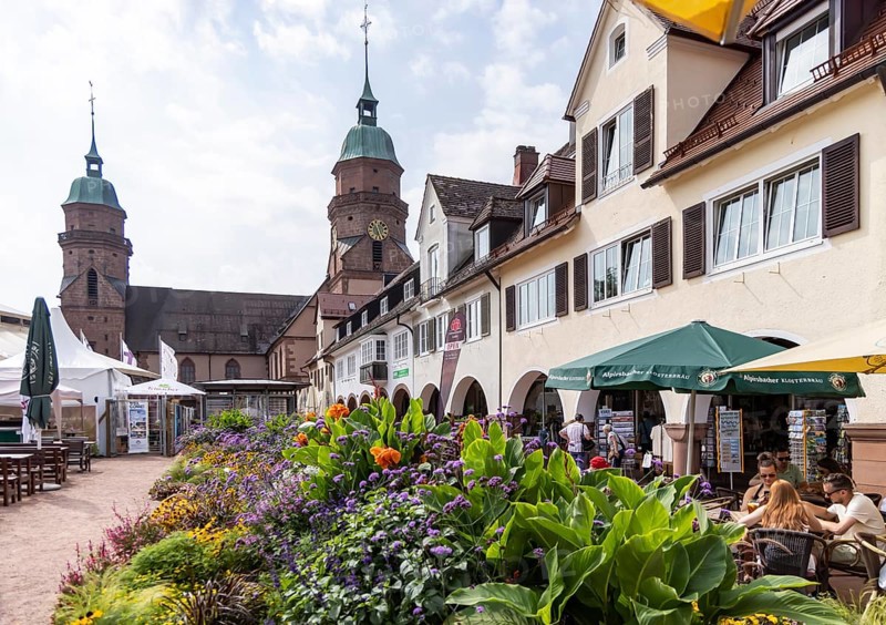 Houses on the market square in Freudenstadt in the Black Forest, the largest built-up market square in Germany. The 219 by 216 metre square is the town's landmark. Freudenstadt, Baden-Württemberg, Germany