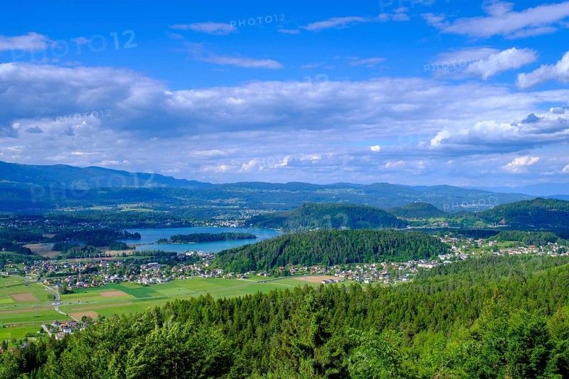 Lake Faak from the castle ruins of Finkenstein, Burgarena Finkenstein, Altfinkenstein, Finkenstein, Carinthia, Austria