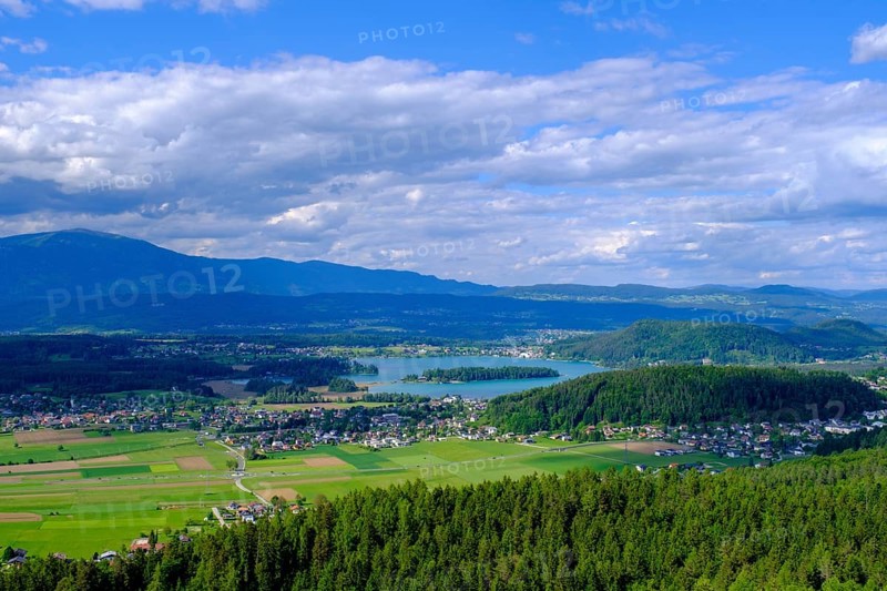 Lake Faak from the castle ruins of Finkenstein, Burgarena Finkenstein, Altfinkenstein, Finkenstein, Carinthia, Austria