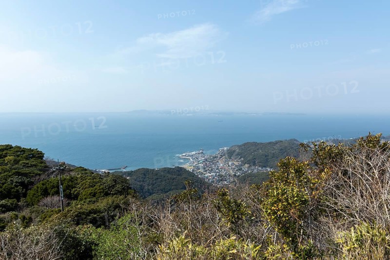 View of the sea and the town of Hama-Kanaya just in front of the summit of Mount Nokogiri, Mount Nokogiri, mountain landscape along the Shariki-michi Trail, Hamakanaya, Futtsu, Chiba Prefecture, Japan