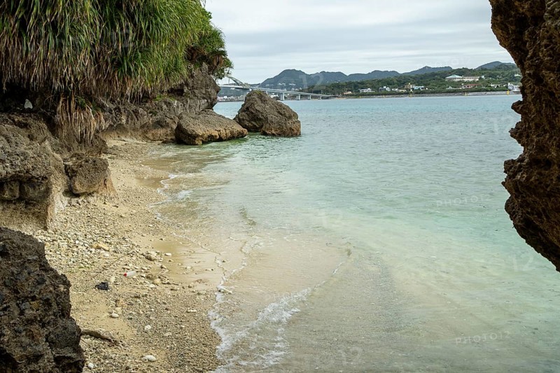 Lover Beach, volcanic rocks and vegetation on the beach of Sesoko-jima, Sesoko Island, Motobu, Kunigami District, Okinawa, Japan