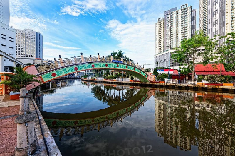 Jambatan Morten old bridge on the Malacca or Melaka river, Malacca, Malaysia