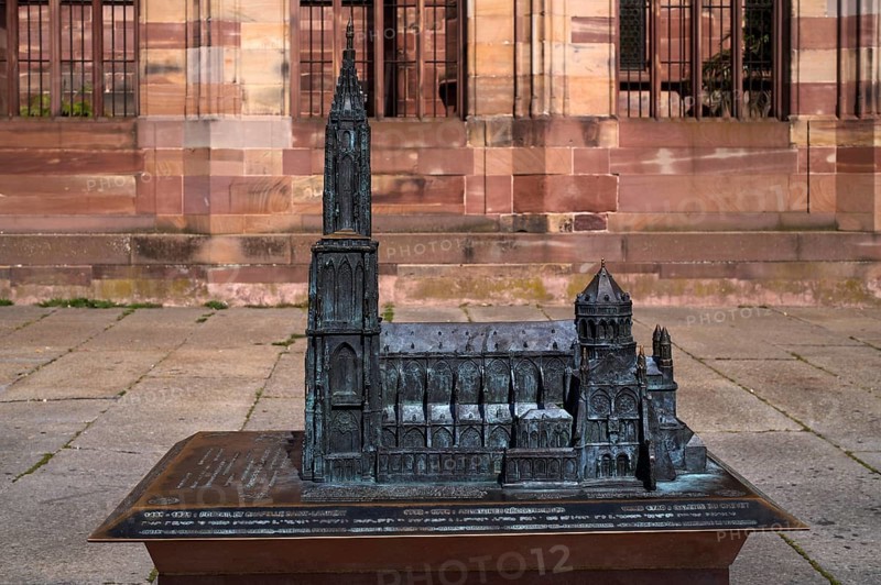 Model, bronze miniature of the cathedral, Cathedral Notre-Dame, Strasbourg, Strasbourg, Old Town, Bas-Rhin, Grand Est, Alsace, France