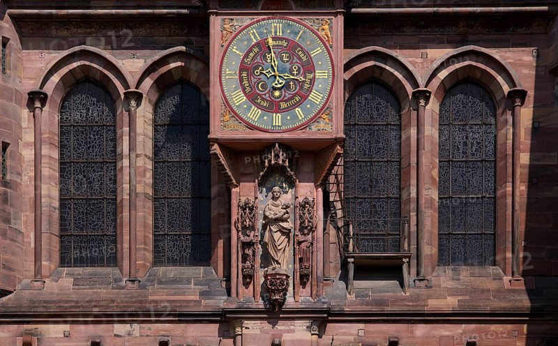 Clock, south transept, Cathedral Notre-Dame, south side, Strasbourg, Strasbourg, Old Town, Bas-Rhin, Grand Est, Alsace, France