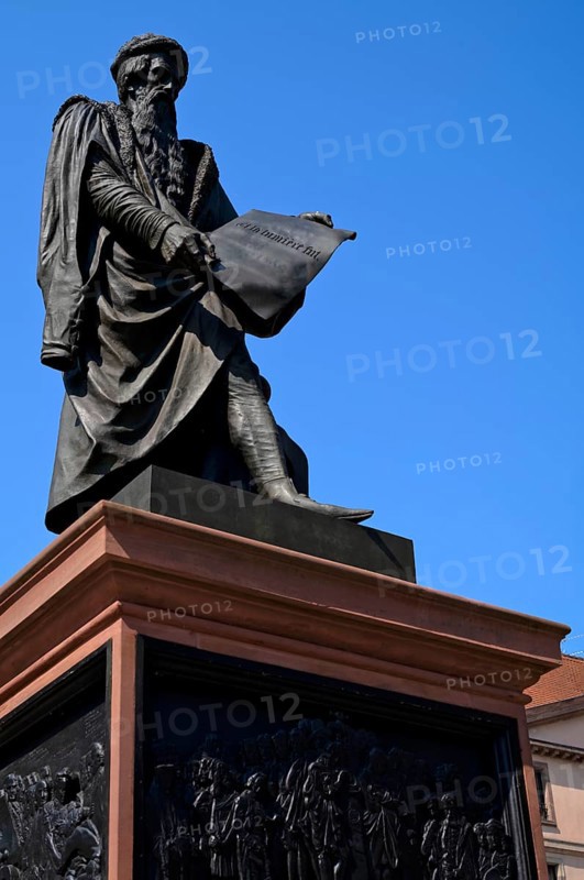 Monument, Sculpture, Johannes Gutenberg, Place Gutenberg, Grande Île, Strasbourg, Strasbourg, Old Town, Bas-Rhin, Grand Est, Alsace, France