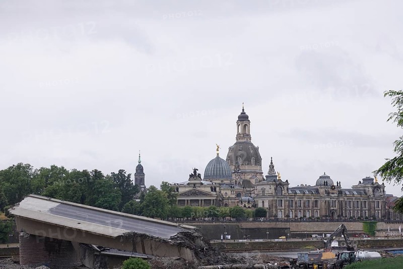 Condition of the Carola Bridge in Dresden on 12 July 2025, Saxony, Germany