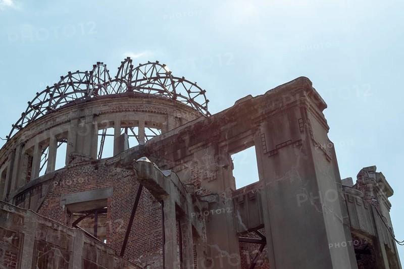 Atomic Bomb Dome, ruins of the former building of the Chamber of Commerce and Industry in backlight, detail view, landmark, UNESCO World Heritage Site, peace memorial and memorial to the victims of the atomic bombing of Hiroshima in the Peace Park, Naka Ward, Hiroshima, Japan