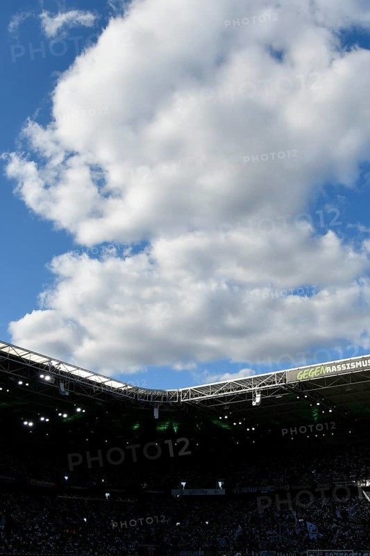 Borussia Park Mönchengladbach, 24.8.2025 Soccer: Bundesliga season 2025/26 1st matchday, Borussia Mönchengladbach (BMG, white) vs Hamburger Sportverein (HSV, blue) _ Clouds over a corner of the stadium
