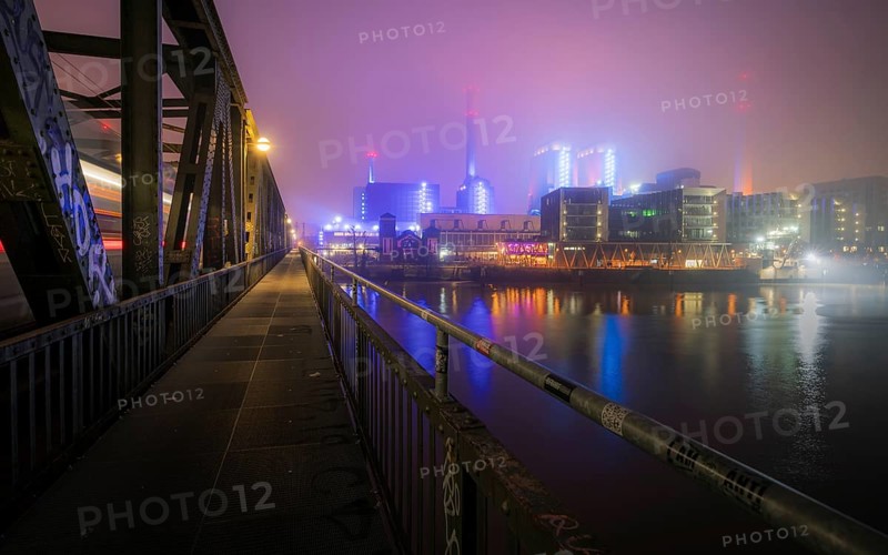 West cogeneration plant shines through dense fog. Gutleutviertel, Frankfurt am Main, Hesse, Germany