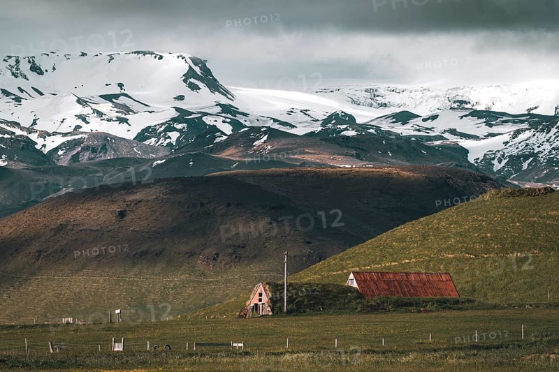 Natural idyll with glacier views. Haukadalur, Golden Circle, Iceland