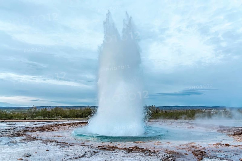 Geyser Strokkur shows its full power. Haukadalur, Golden Circle, Iceland