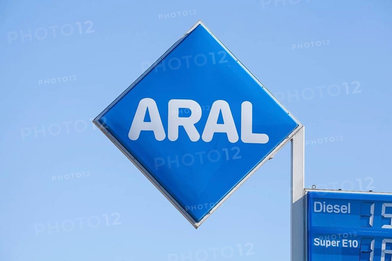 Aral logo and price board at an Aral petrol station, Germany
