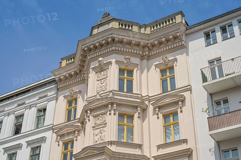 Old building, residential building, Saarbrücker Straße, Prenzlauer Berg, Pankow, Berlin, Germany
