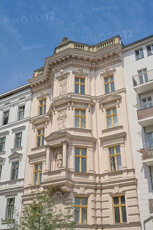 Old building, residential building, Saarbrücker Straße, Prenzlauer Berg, Pankow, Berlin, Germany