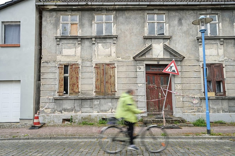 Dilapidated house in the old town centre, Wittenberge, Prignitz district, Brandenburg, Germany