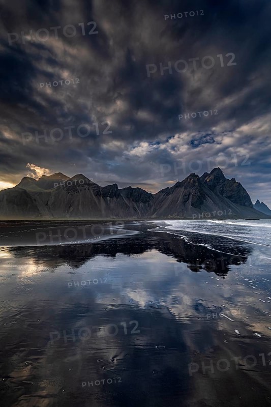 Mountains, mountain range, beach, sea, waves, surf, reflection, clouds, evening light, coast, summer, Vestrahorn, Stokksnes, Höfn, Iceland