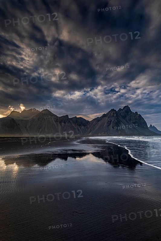 Mountains, mountain range, beach, sea, waves, surf, reflection, clouds, evening light, coast, summer, Vestrahorn, Stokksnes, Höfn, Iceland